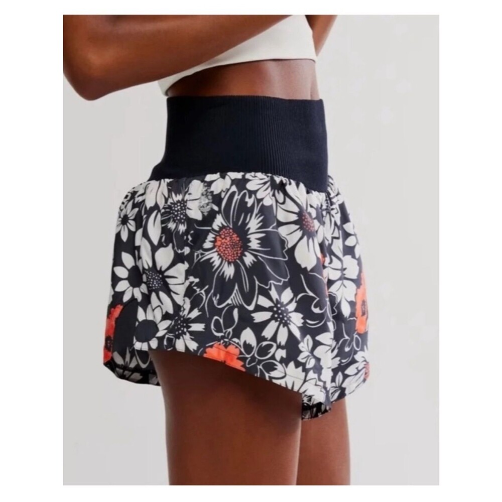 Free People movement Carpe Diem Printed Shorts tuxedo daisy combo Sz XL NWOT